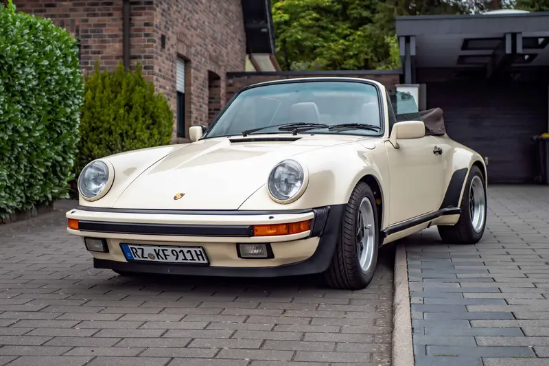 Porsche 911 3.2 Carrera Cabrio Werksturbolook 2nd Hand Pastel-Beige new service very good condition (1986)