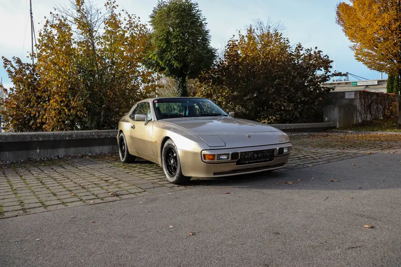 Porsche 944 (1985), owned by current owner since 1998, completely repainted, regularly serviced