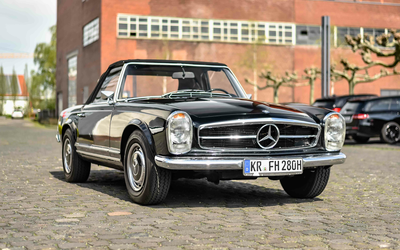 Mercedes-Benz W113 SL 230 Pagode mit 280er Motor und Schaltgetriebe Schwarz / Schwarz Restauriert (1964)