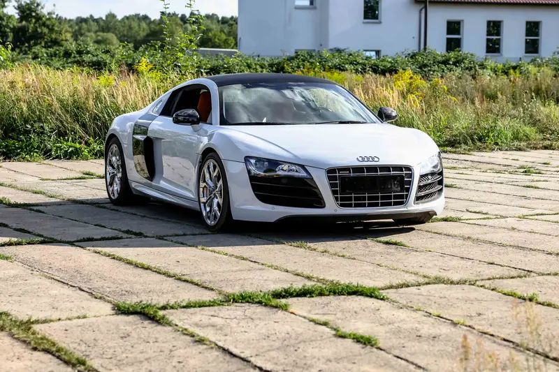 Audi R8 42 Mit V10-Motor 600 PS Suzukagrau Metallic Lückenloses Scheckheft Nur 29.000 km (2009)
