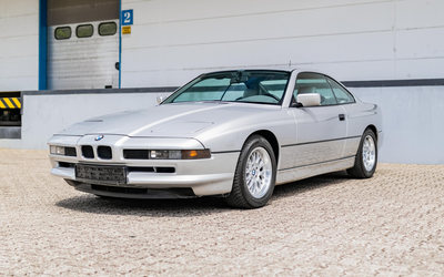 BMW E31 850iA Sterling Silber Metallic und Wurzelholz Km-Stand nachvollziehbar hervorragender Zustand (1991)