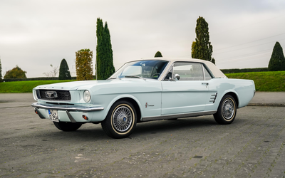 Ford Mustang with interior in very good condition and H license plate (1966)