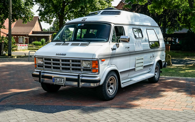 Dodge B-350 RAM Van/Camper Xplorer V8 camping conversion with solar system from 2nd hand (1991)