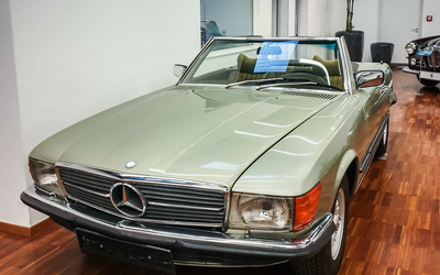 Mercedes Benz 280 SL Hardtop Matching Numbers Pepita (1976)