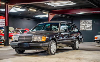 Mercedes-Benz W124 300 TE Grau (1989)