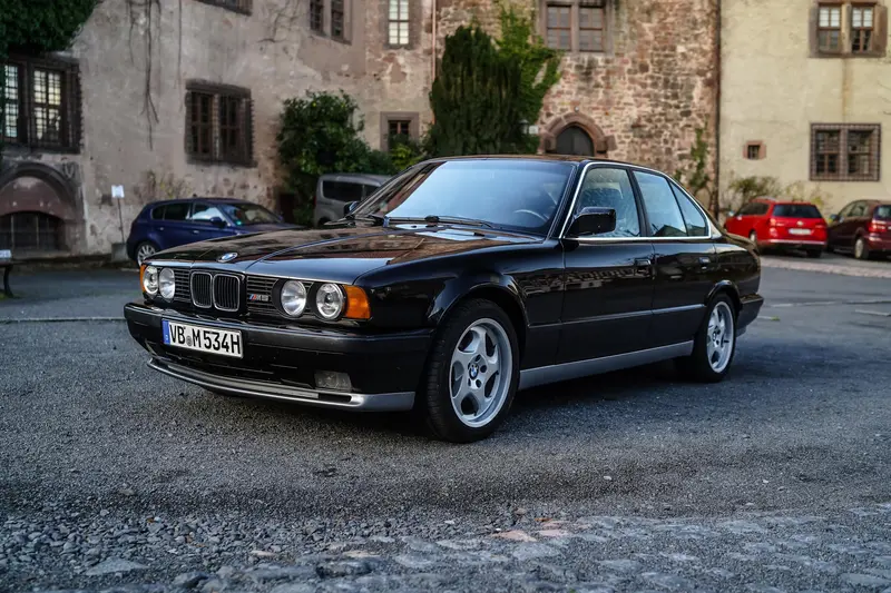 BMW E34 M5 Teilrestauriert 65.000 € Investitionen Motorrevision Unfallfrei Wertgutachten Note 2+ (1991)