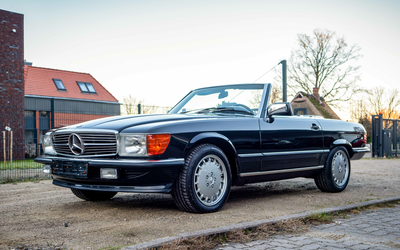 Mercedes-Benz R107 560 SL Hardtop Klimaautomatik ABS Gullideckel (1988)