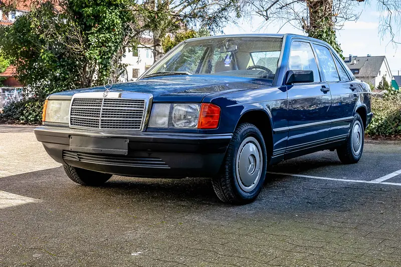 Mercedes-Benz W201 190E 2.0 Surfer Blau aus 1. Hand Scheckheft Schaltgetriebe (1984)
