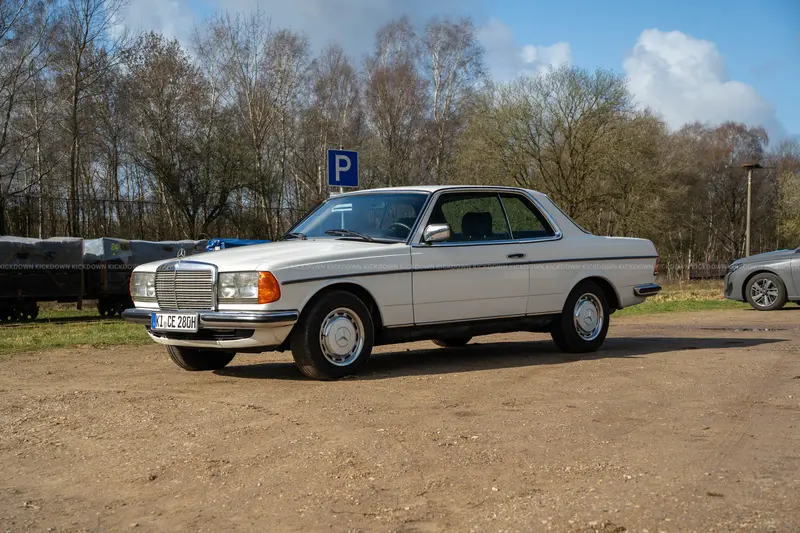 Mercedes-Benz 280 CE C123 (1983), Spanish-registered vehicle, over €11,000 invested, air conditioning and transmission overhauled