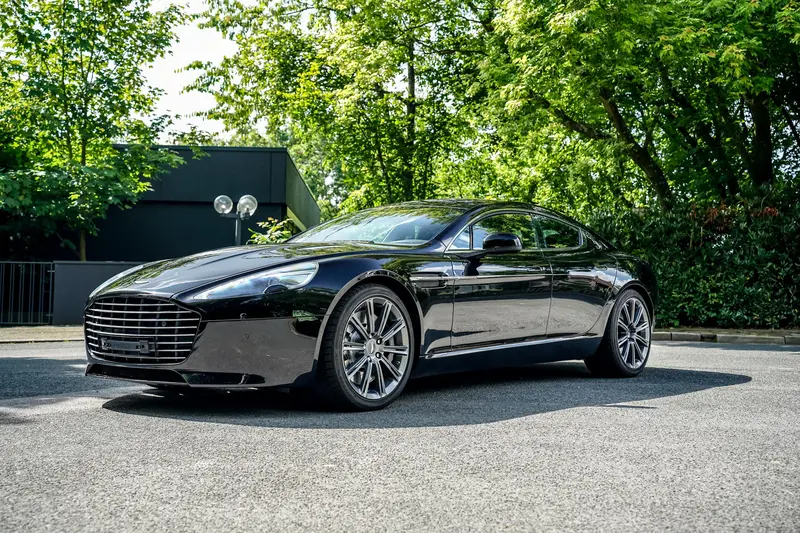 Aston Martin Rapide S Unfallfrei Lückenloses Scheckheft 7.000 € Investitionen Jährliche Wartung à 3.000 € V12-Motor mit 560 PS Neue Bremsanlage (2016)