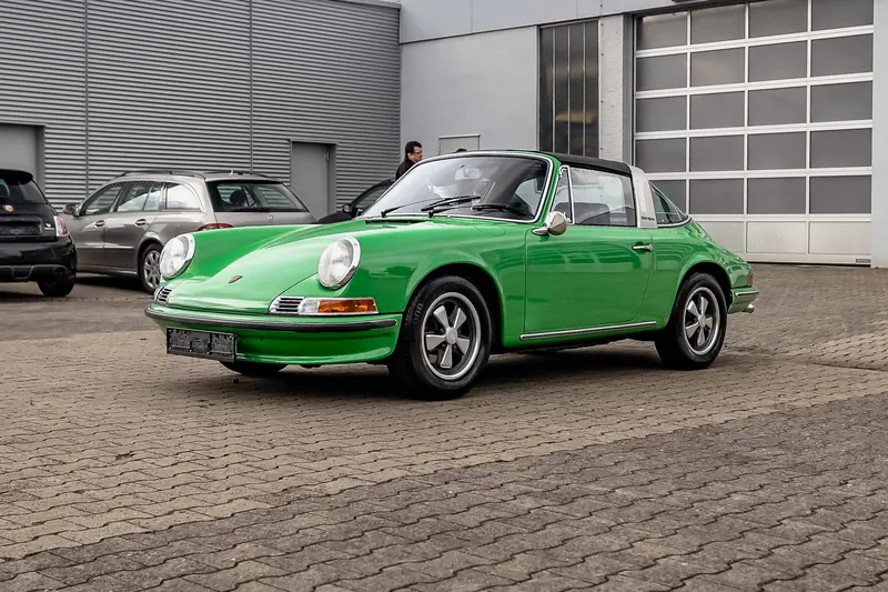 Porsche 911 2.4 T Targa completely rebuilt barn find excellent condition from private collection (1973)