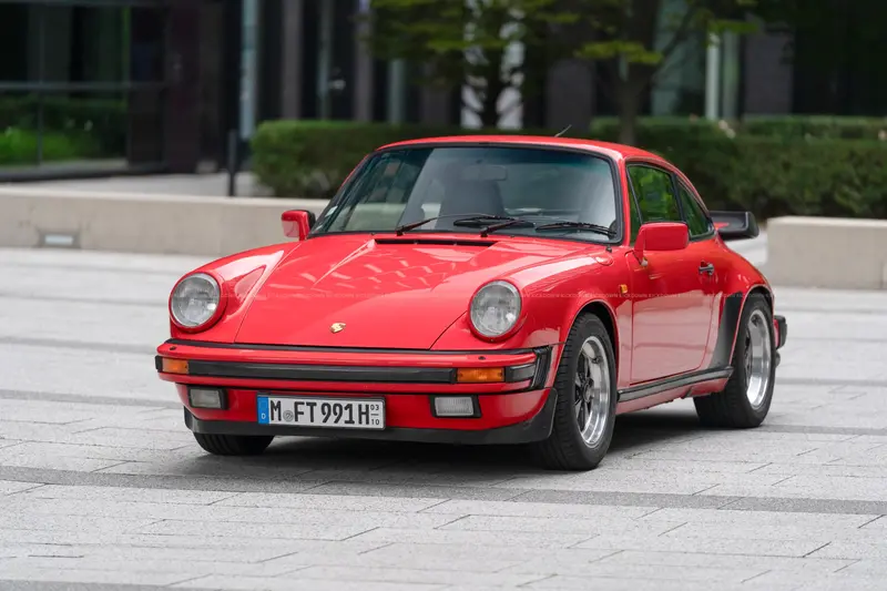 Porsche 911 Carrera 3,2 (1983), deutsches Fahrzeug, ohne Schiebedach, mit TÜV und H-Kennzeichen