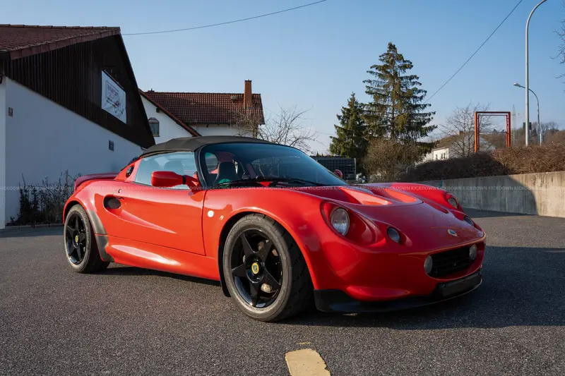 Lotus Elise S1 111S (1999), mit 190 PS-Motor aus dem Honda Integra Type R, Sportauspuff