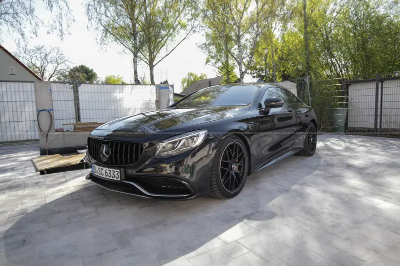 Mercedes-Benz S 63 AMG Coupé C217 (2016), frischer Service in 2026, umfangreiche Ausstattung, TÜV bis Mai 2028