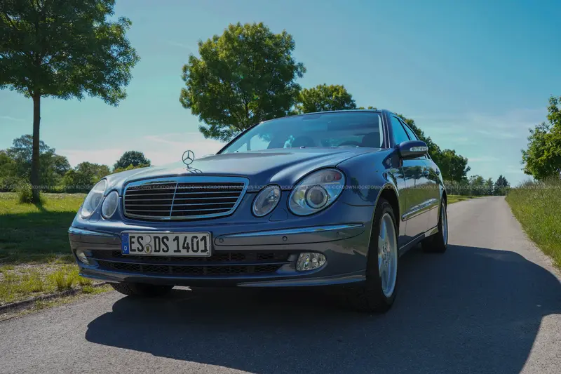 Mercedes-Benz E500 Avantgarde (2003)
