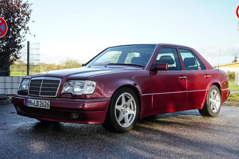 Mercedes-Benz W124 500 E aus 3. Hand in Almadin Rot Wertgutachten Note 1-2 Restauriert AMG Fahrwerk (1990)