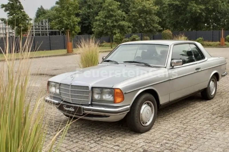 Mercedes-Benz W123 280 CE (1979)