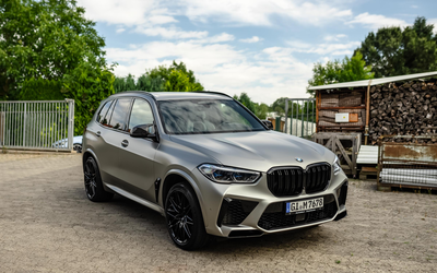 BMW X5 M Competition First Edition aus 2. Hand Scheckheft Gepflegt Laufleistung 35.700 km (2021)