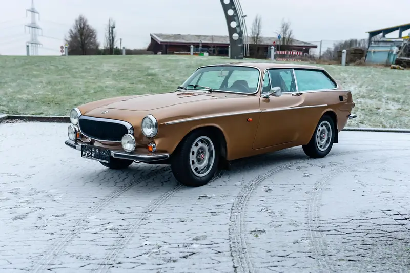 Volvo P1800 ES Overdrive Schneewittchensarg in Gold Metallic mit aktuellem TÜV H-Kennzeichen und Wertgutachten Note 3 (1971)
