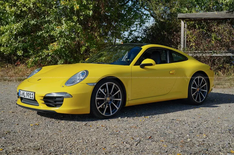 Porsche 911 991.1 Carrera (2013), Handschalter, Racinggelb, sehr gepflegt