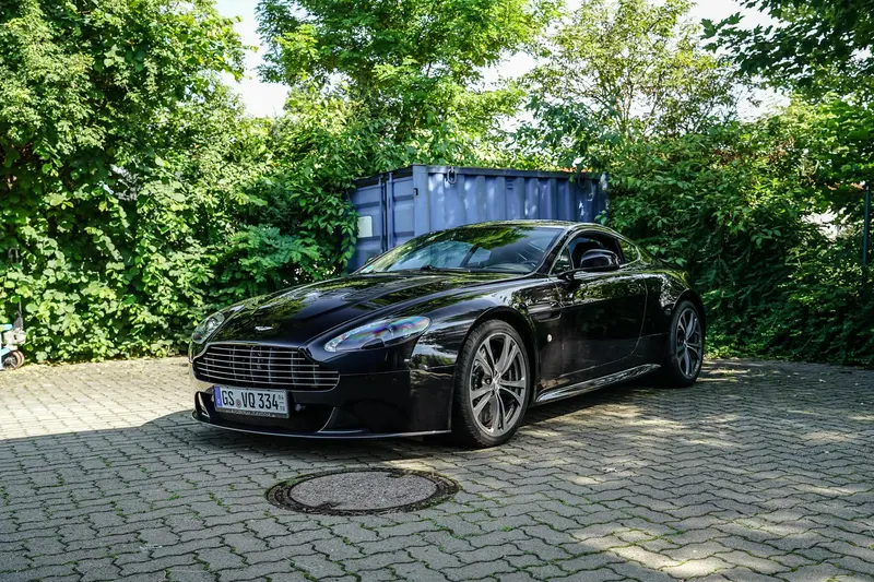 Aston Martin V12 Vantage Unfallfrei TÜV Zugelassen Lederausstattung Sehr Gepflegter Zustand (2010)