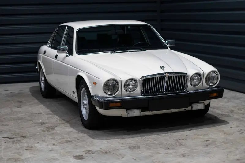 Jaguar XJ12 Klima lückenlose Historie elektr. Fensterheber Leder Dif. Sperre (1984)
