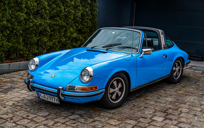 Porsche 911 T 2.4 Targa oil flap (1972), USA import, restored, certificate grade 2