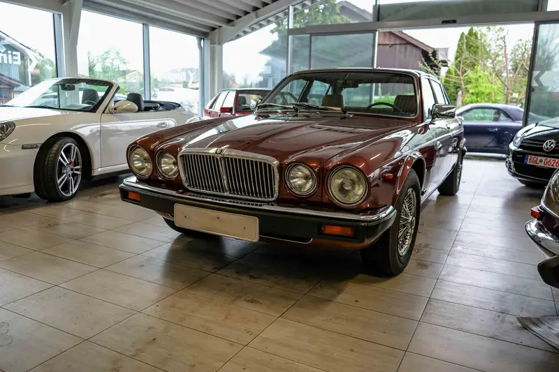 Jaguar XJ6 4.2 in original condition complete checkbook from 3rd hand (1981)