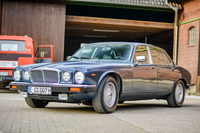 Jaguar XJ12 5.3 L deutsche Erstauslieferung Austauschmotor Service TÜV (1989)