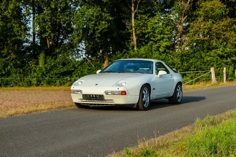 Porsche 928 GTS (1991), Wertgutachten mit Note 2, Motor überholt, 29.000€ Investitionen, H-Kennzeichen