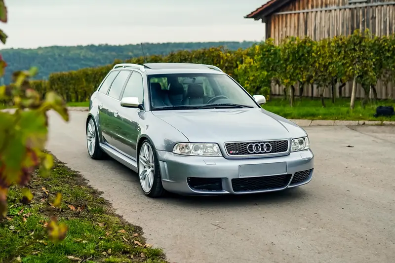 Audi RS4 B5 Scheckheft Gepflegt Turbolader Überholt Neuer Service (2001)