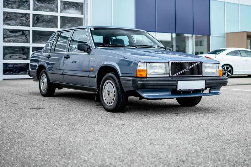 Volvo 740 GL Limousine nur 68.000 km Laufleistung sehr gepflegter Zustand Fahrtenbuch Historie (1985)