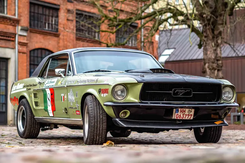 Ford Mustang V8 347ci Stroker Marti-Report Alu-Zylinderköpfe Ansaugspinne Vergaser (1967)
