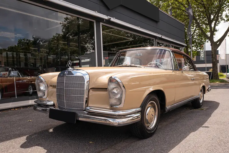Mercedes-Benz W111 220 Seb Cabrio Restauriert mit Neuwagenrechnung und Motorrevision Note 2 (1963)