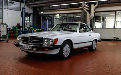 Mercedes Benz R107 SL 560 teilrestauriert mit Wertgutachten der Note 2+ (1986)