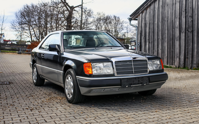 Mercedes Benz W124 300 CE Anthrazitschwarz Schiebedach Klima Sitzheizung (1988)