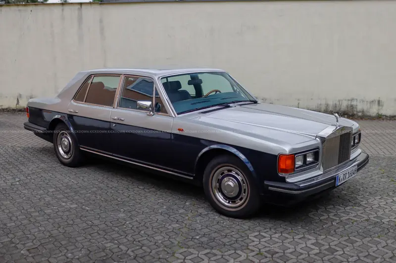 Rolls-Royce Silver Spirit Saloon (1988), Linkslenker, gepflegter Zustand und attraktive Farbkombination