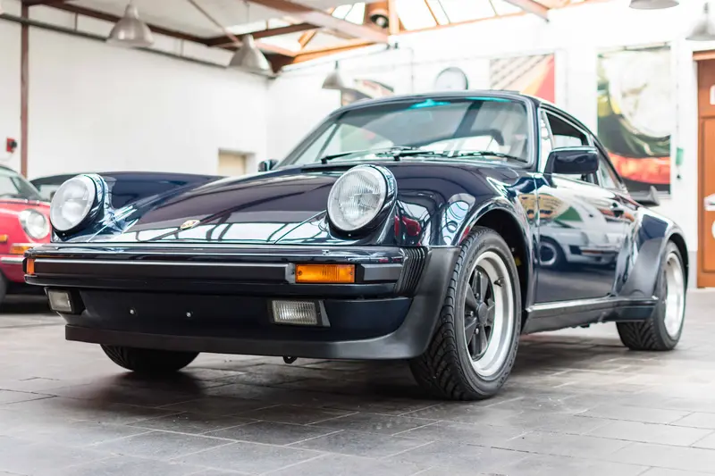 Porsche 911 930 Turbo 3.3 Coupe Dunkelblau 1. Lack äußerst guter Zustand (1985)